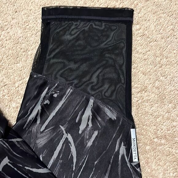 MONDETTA Size Large Capri Leggings - Picture 6 of 7